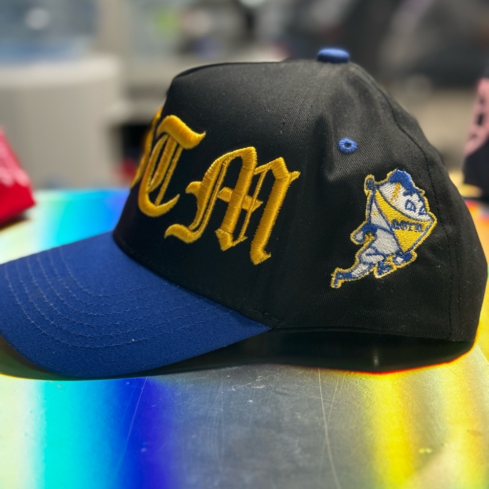 Qgtm ..queens get the money snap back